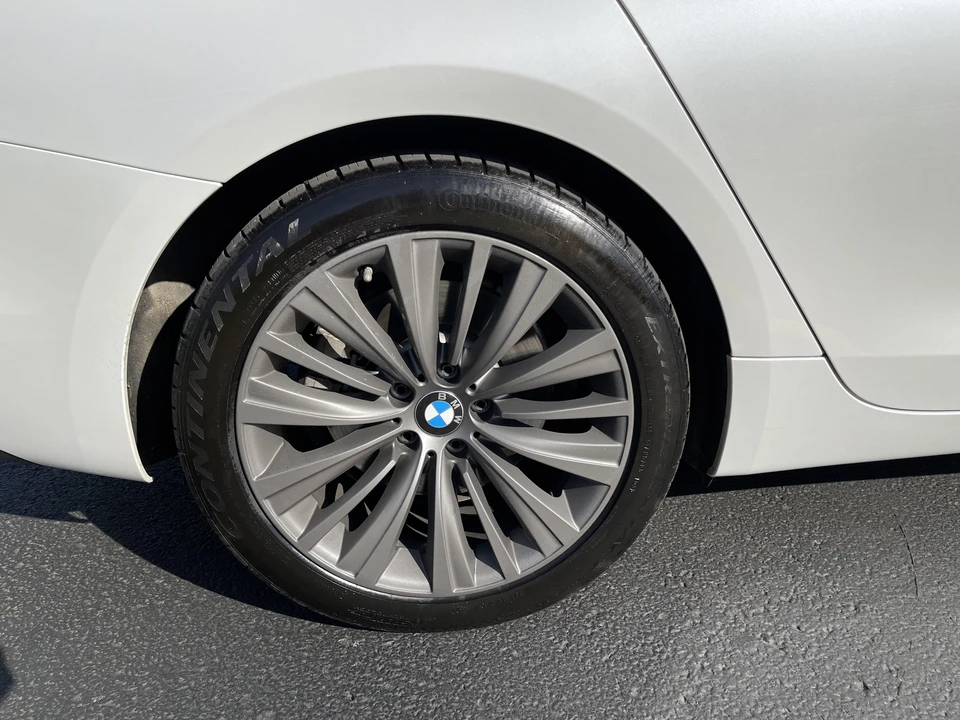 2017 BMW 5 Series - Image 27 of 31
