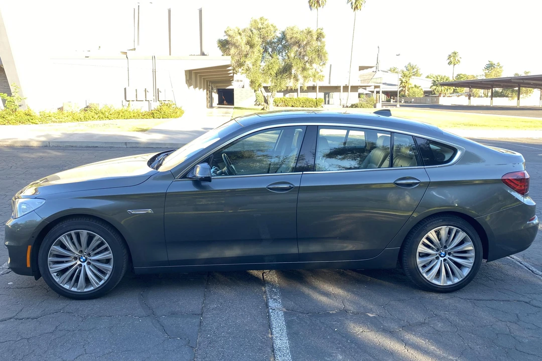 2017 BMW 5 Series - Image 7 of 31