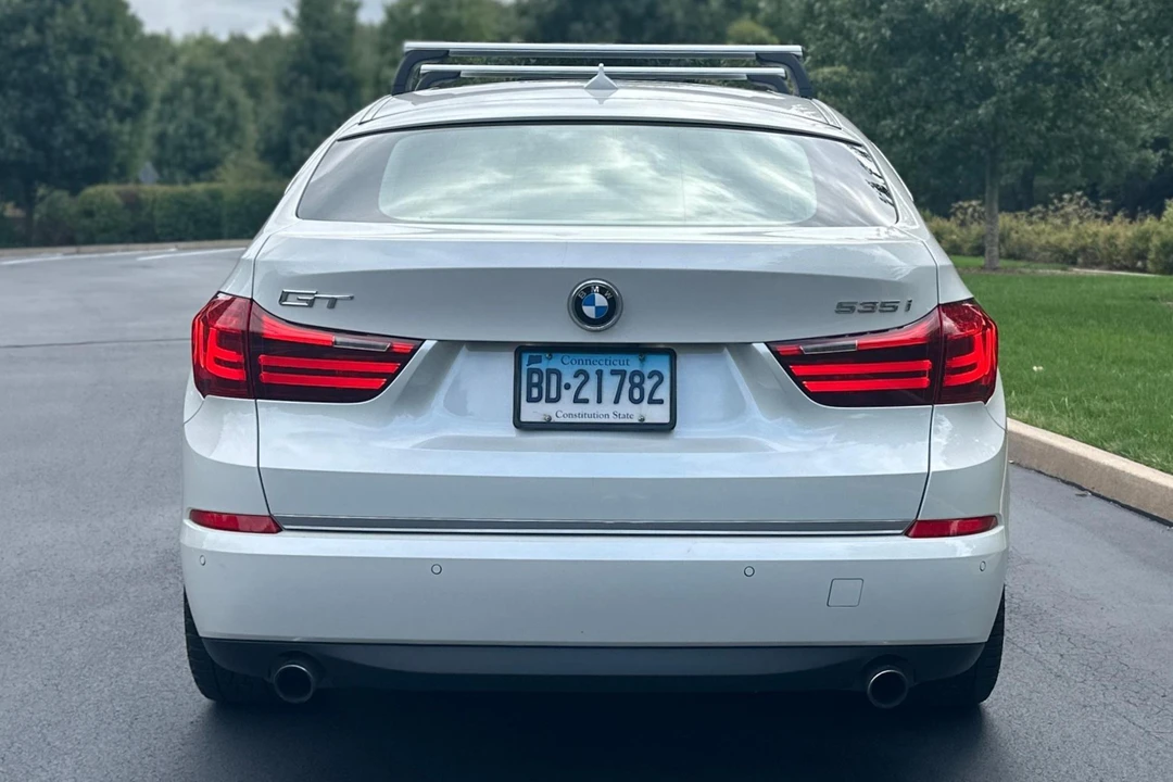 2017 BMW 5 Series - Image 5 of 31