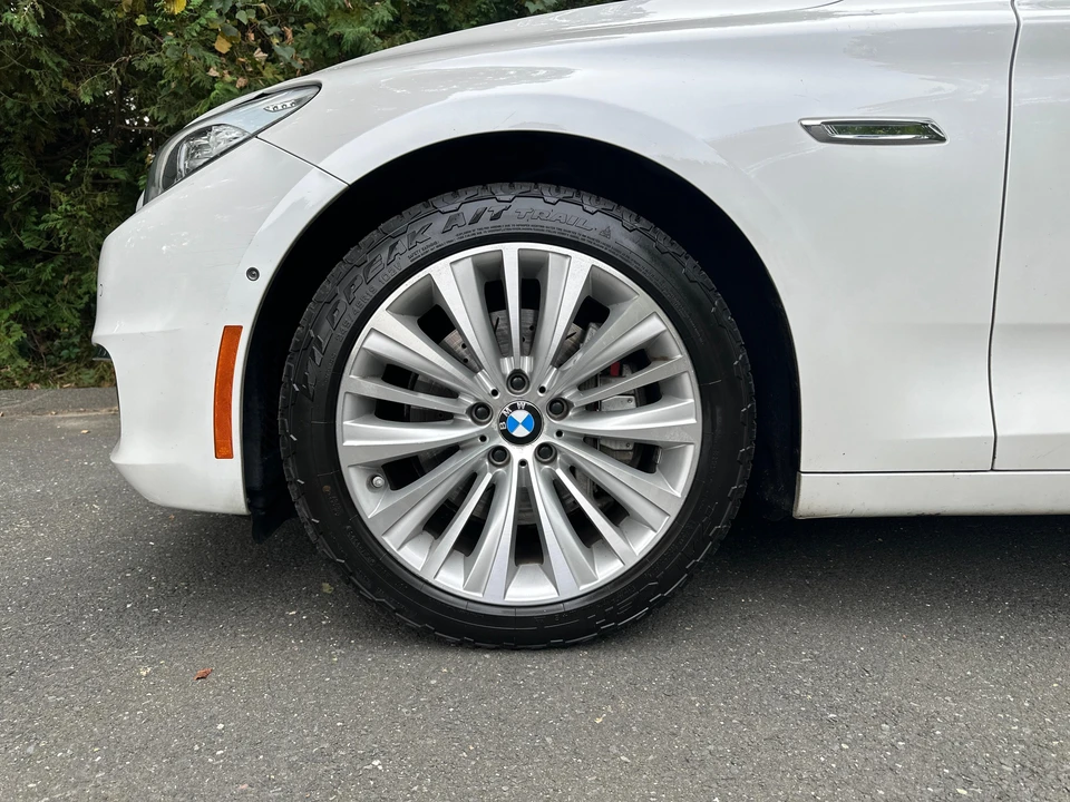2017 BMW 5 Series - Image 27 of 31