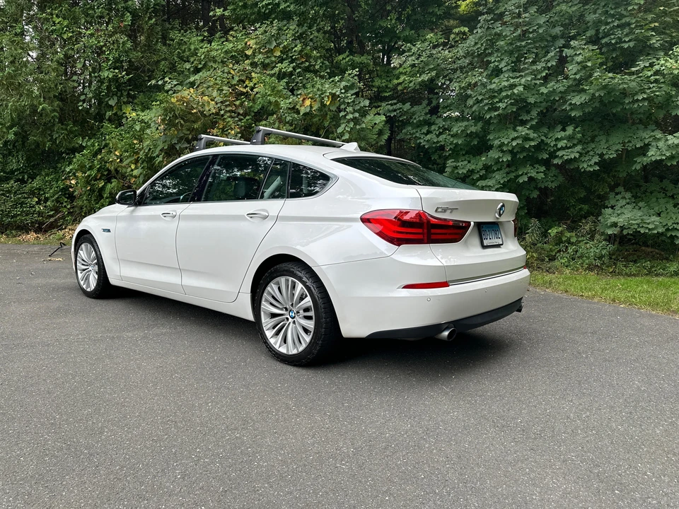 2017 BMW 5 Series - Image 8 of 31
