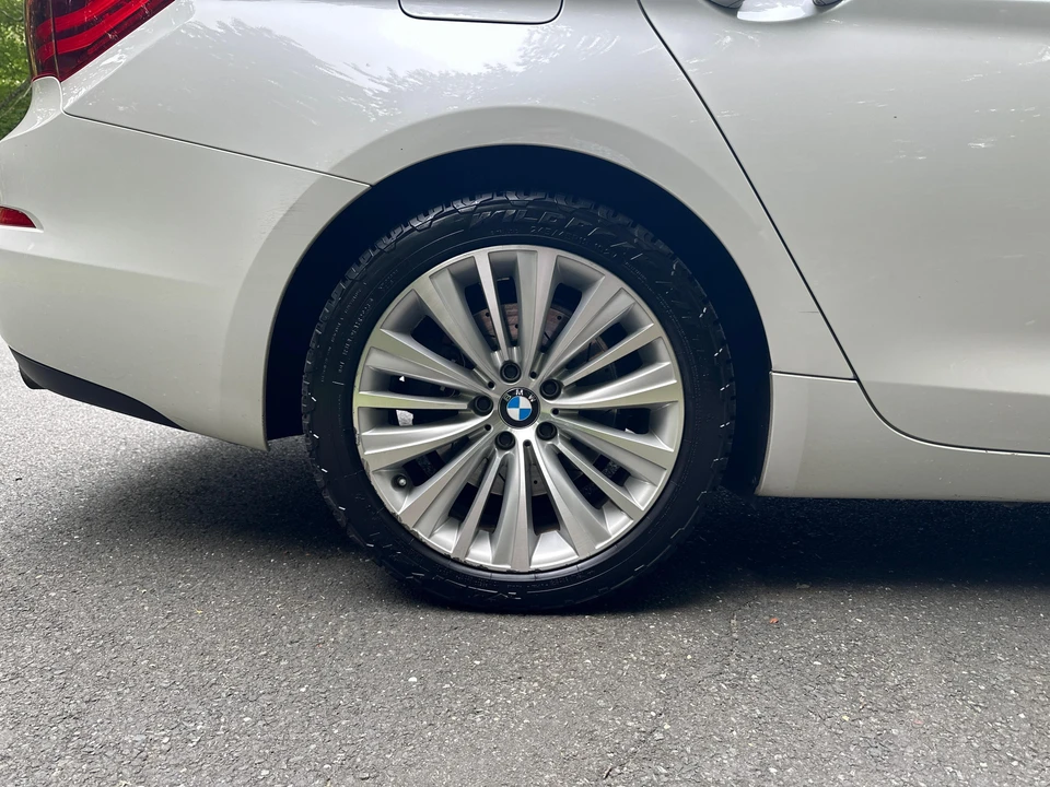 2017 BMW 5 Series - Image 29 of 31