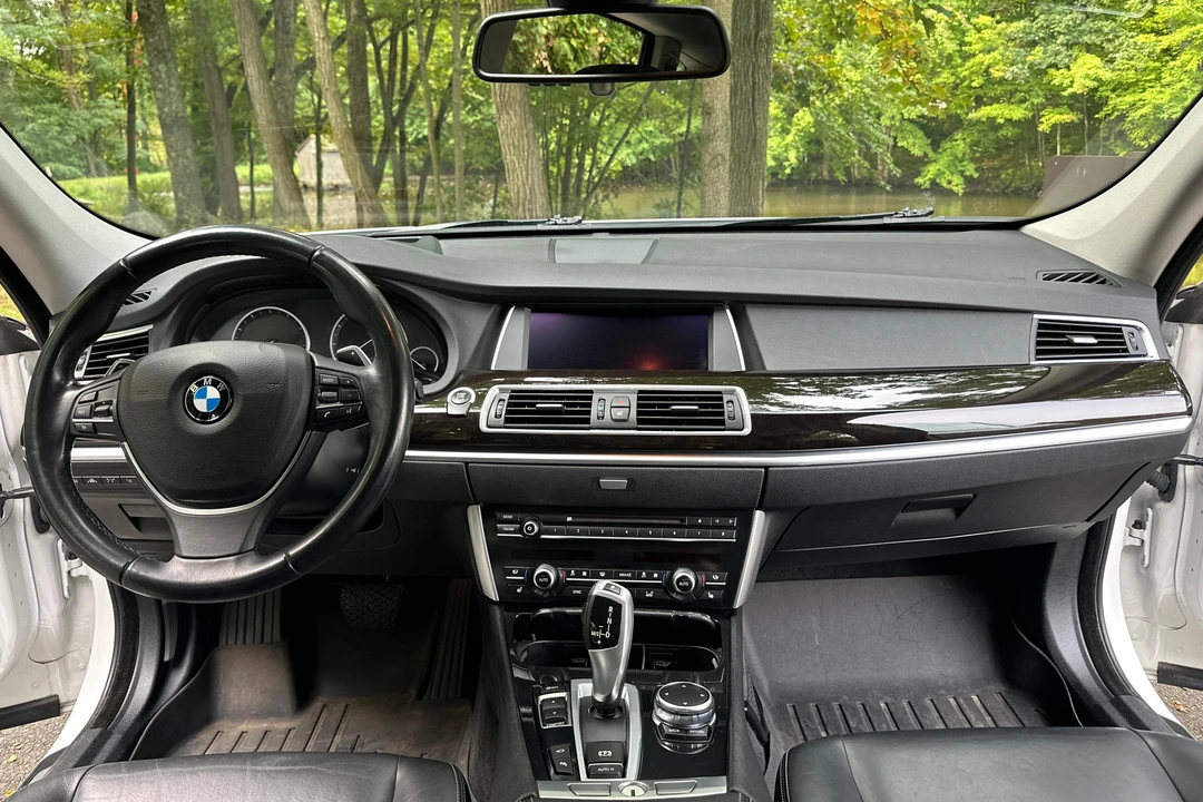 2017 BMW 5 Series - Image 31 of 31