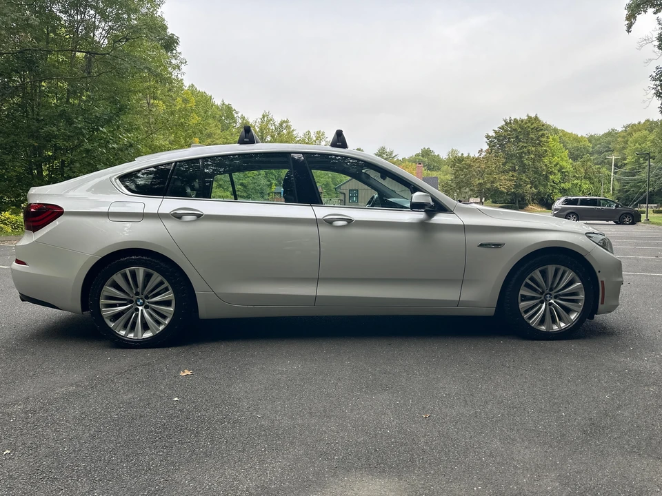 2017 BMW 5 Series - Image 11 of 31