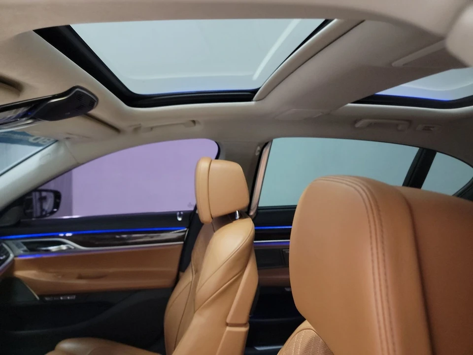 2017 BMW G11/G12 750i & M760i Sedan - Image 15 of 15