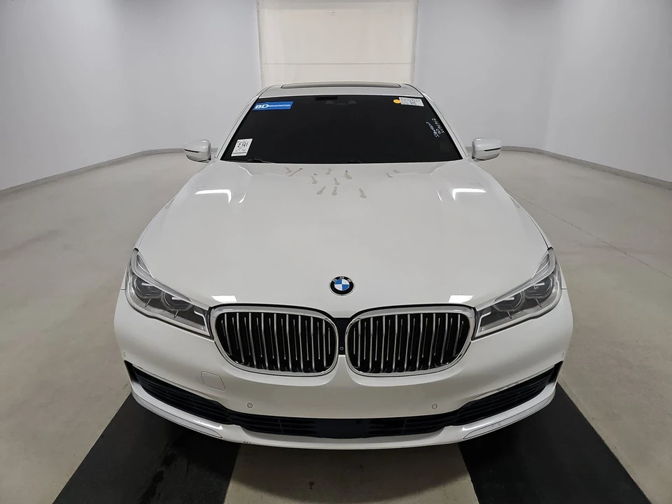 2017 BMW G11/G12 750i & M760i Sedan - Image 3 of 15
