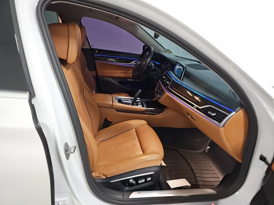 2017 BMW G11/G12 750i & M760i Sedan - Image 9 of 15