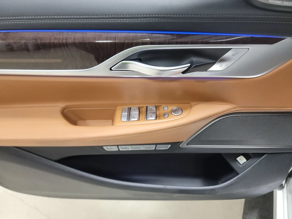 2017 BMW G11/G12 750i & M760i Sedan - Image 10 of 15