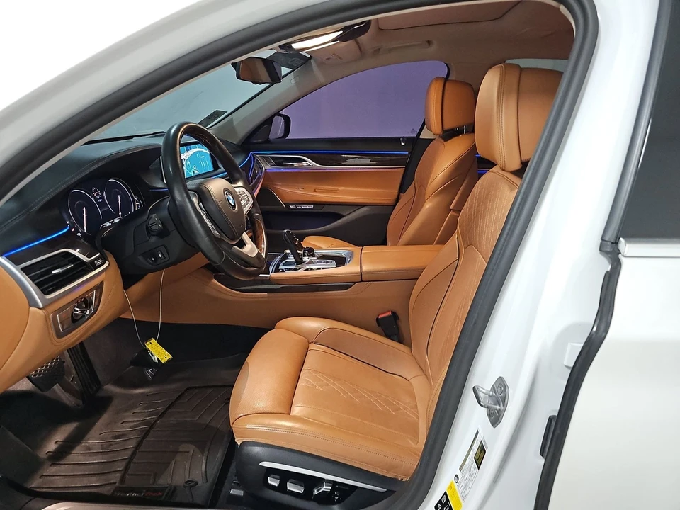 2017 BMW G11/G12 750i & M760i Sedan - Image 8 of 15