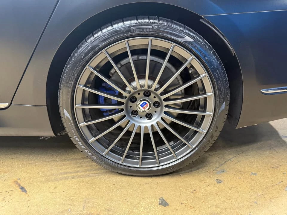 2017 BMW Alpina B7 - Image 11 of 19