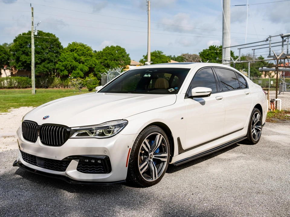 2017 BMW G11/G12 750i & M760i Sedan - Image 11 of 31