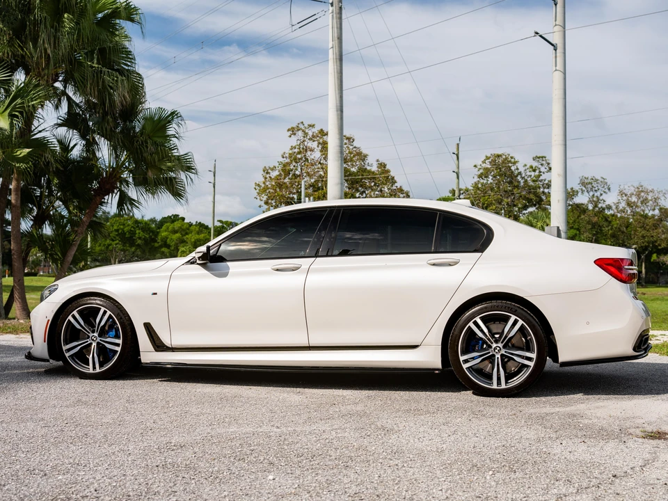 2017 BMW G11/G12 750i & M760i Sedan - Image 13 of 31