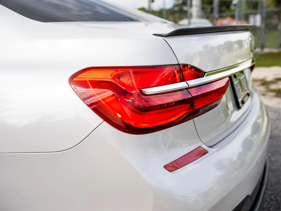 2017 BMW G11/G12 750i & M760i Sedan - Image 22 of 31