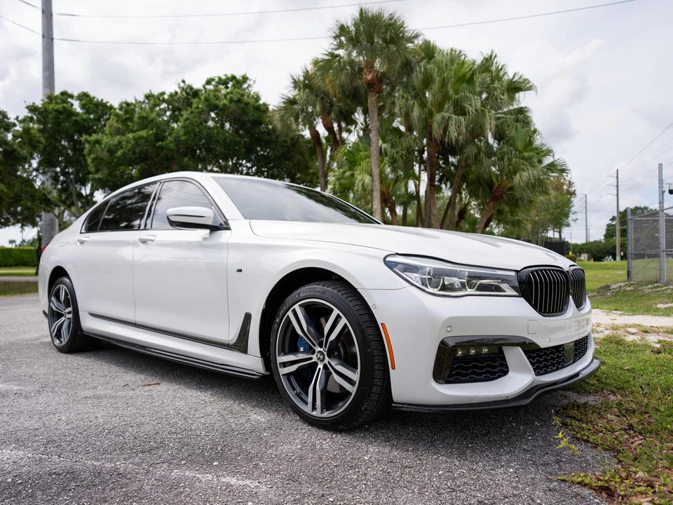 2017 BMW G11/G12 750i & M760i Sedan - Image 18 of 31