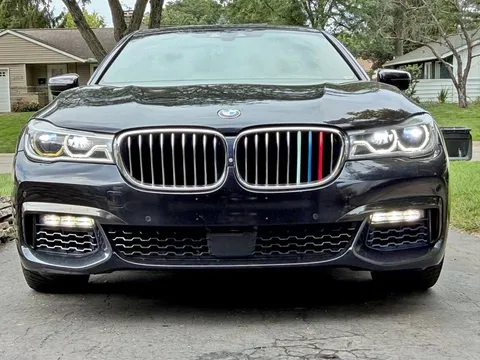 2017 BMW 750i xDrive M-Sport