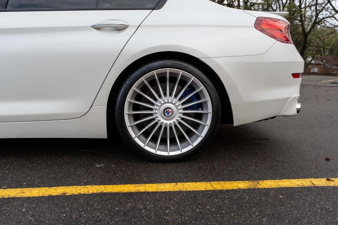 2017 BMW Alpina B6 - Image 14 of 31