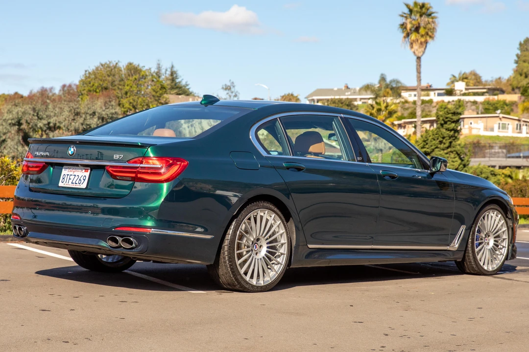 2017 BMW Alpina B7 - Image 4 of 31