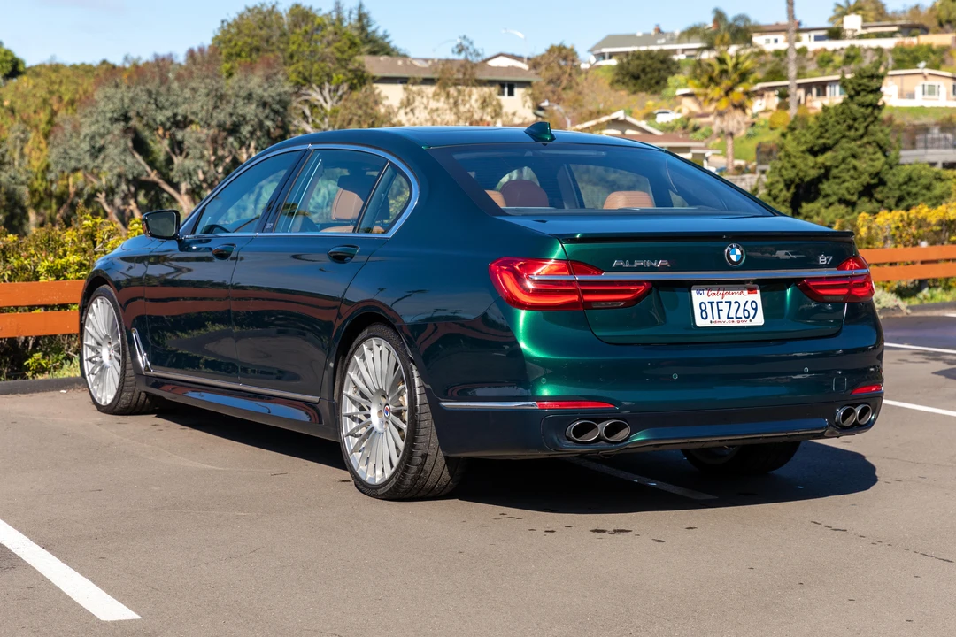 2017 BMW Alpina B7 - Image 15 of 31