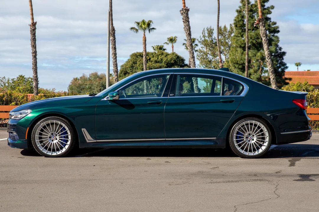 2017 BMW Alpina B7 - Image 3 of 31