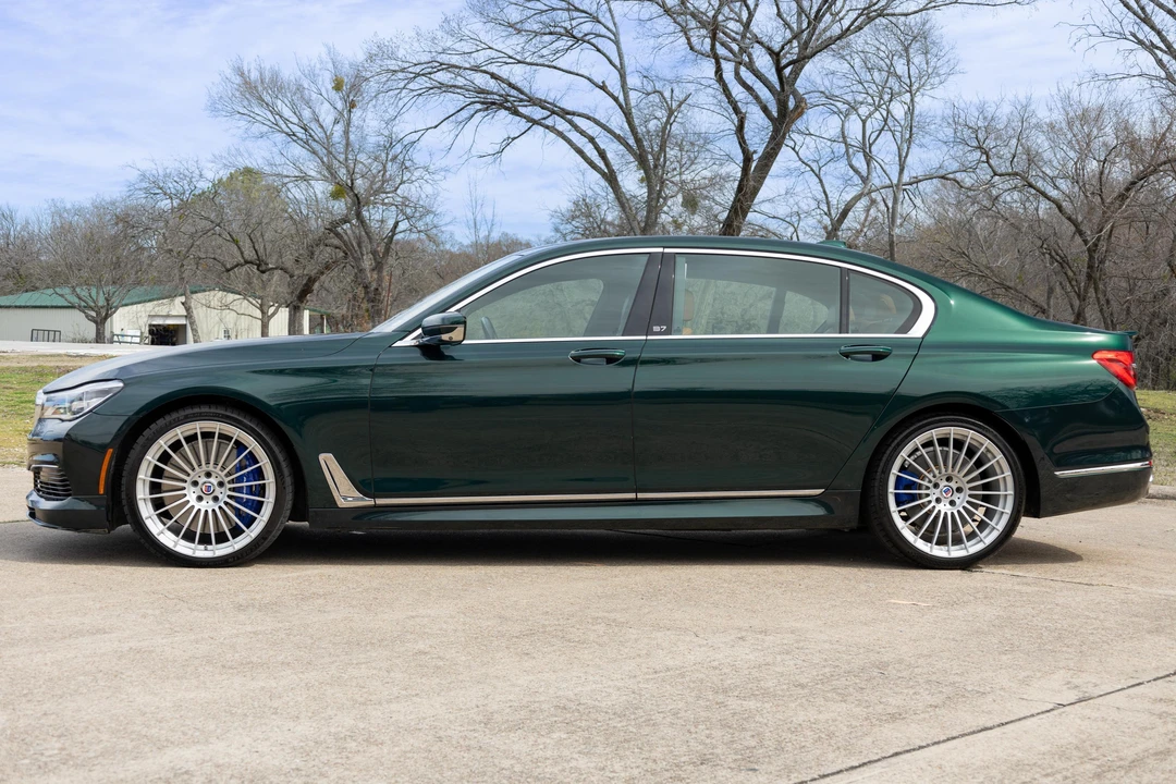 2017 BMW Alpina B7 - Image 3 of 31