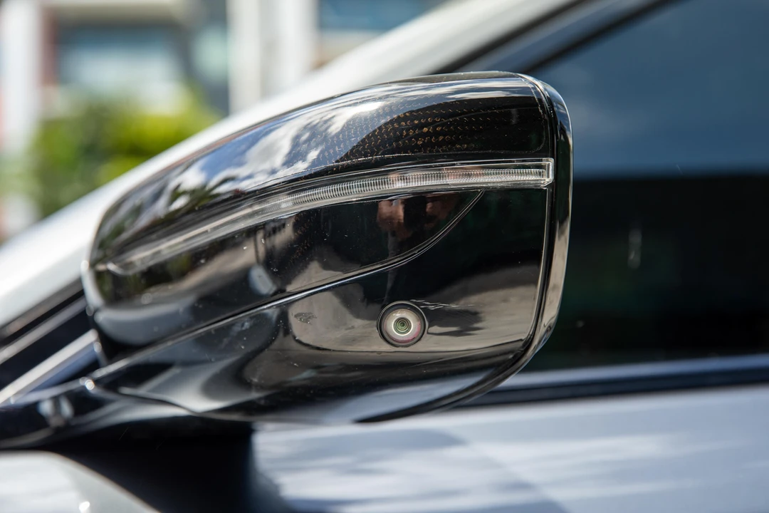 2017 BMW Alpina B7 - Image 19 of 31