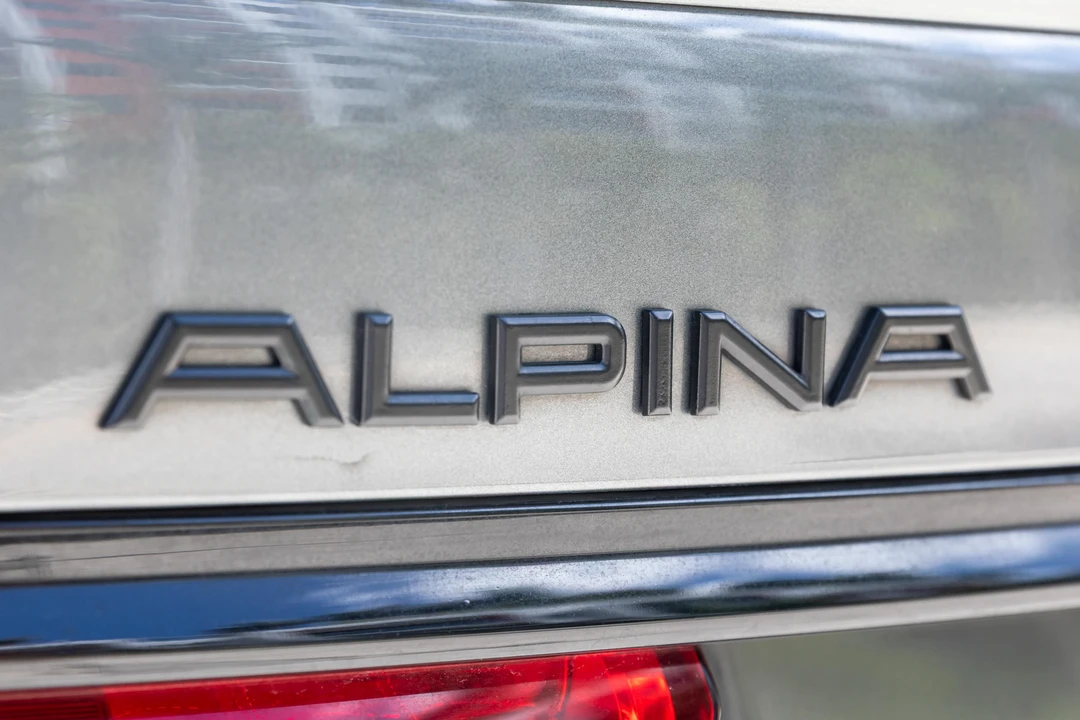 2017 BMW Alpina B7 - Image 23 of 31