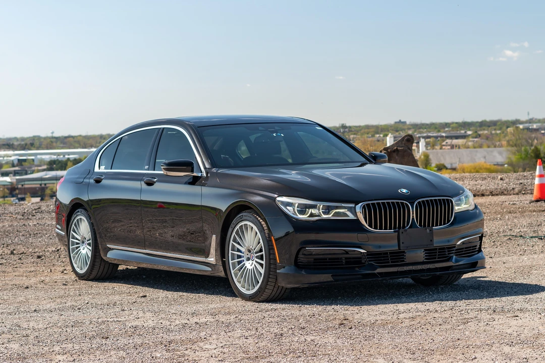 2017 BMW Alpina B7 - Image 8 of 31