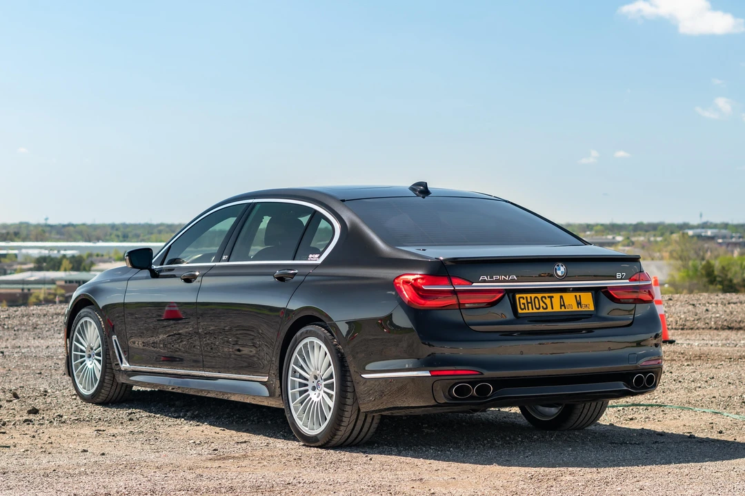 2017 BMW Alpina B7 - Image 7 of 31