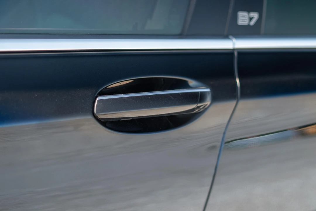 2017 BMW Alpina B7 - Image 15 of 31