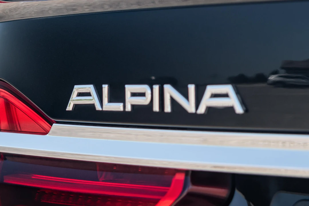 2017 BMW Alpina B7 - Image 19 of 31