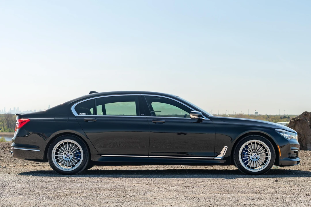 2017 BMW Alpina B7 - Image 3 of 31