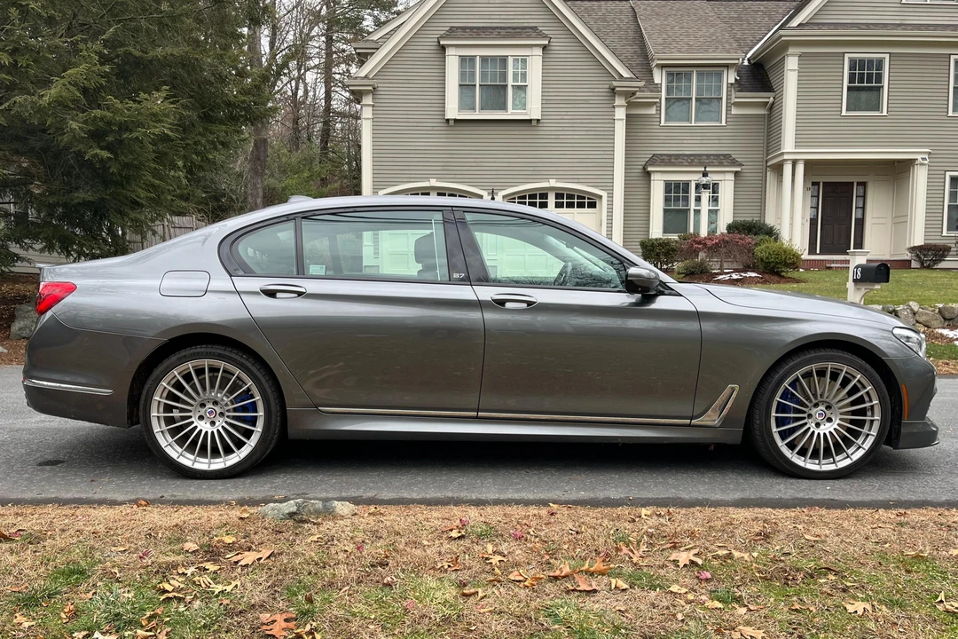 2017 BMW Alpina B7 - Image 3 of 31