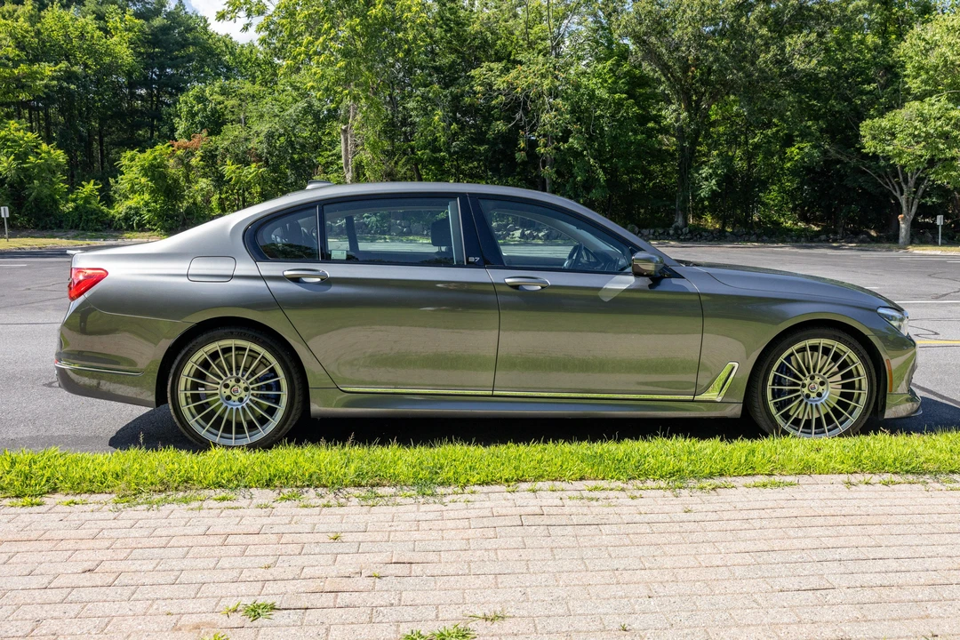 2017 BMW Alpina B7 - Image 7 of 31