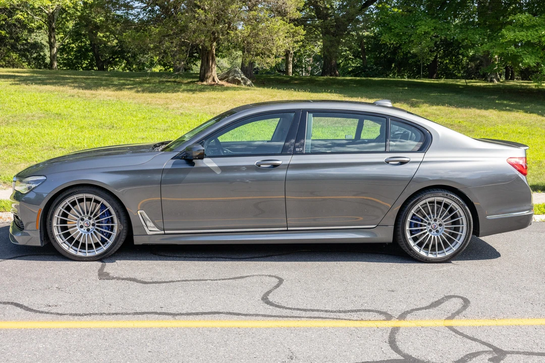 2017 BMW Alpina B7 - Image 3 of 31