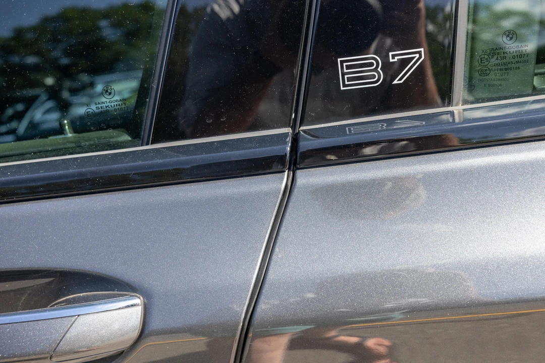 2017 BMW Alpina B7 - Image 28 of 31