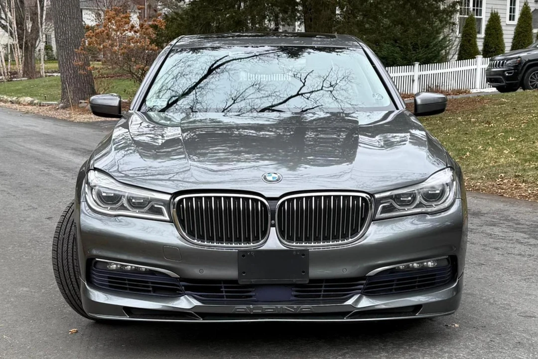 2017 BMW Alpina B7 - Image 2 of 31