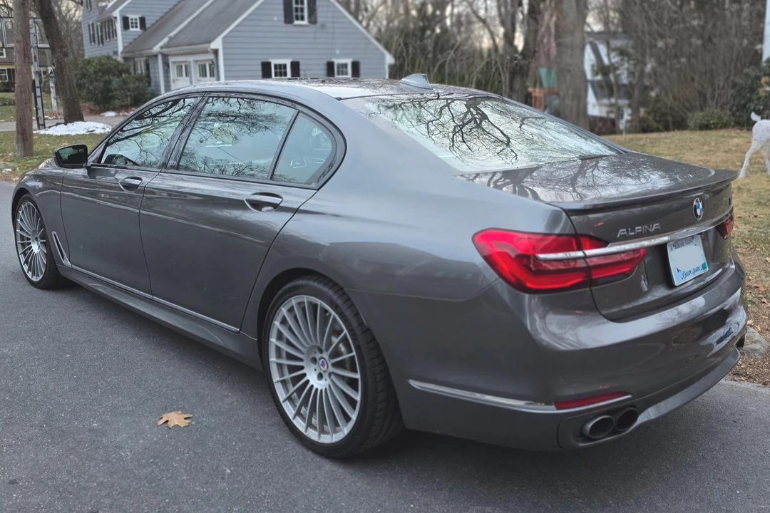 2017 BMW Alpina B7 - Image 4 of 31