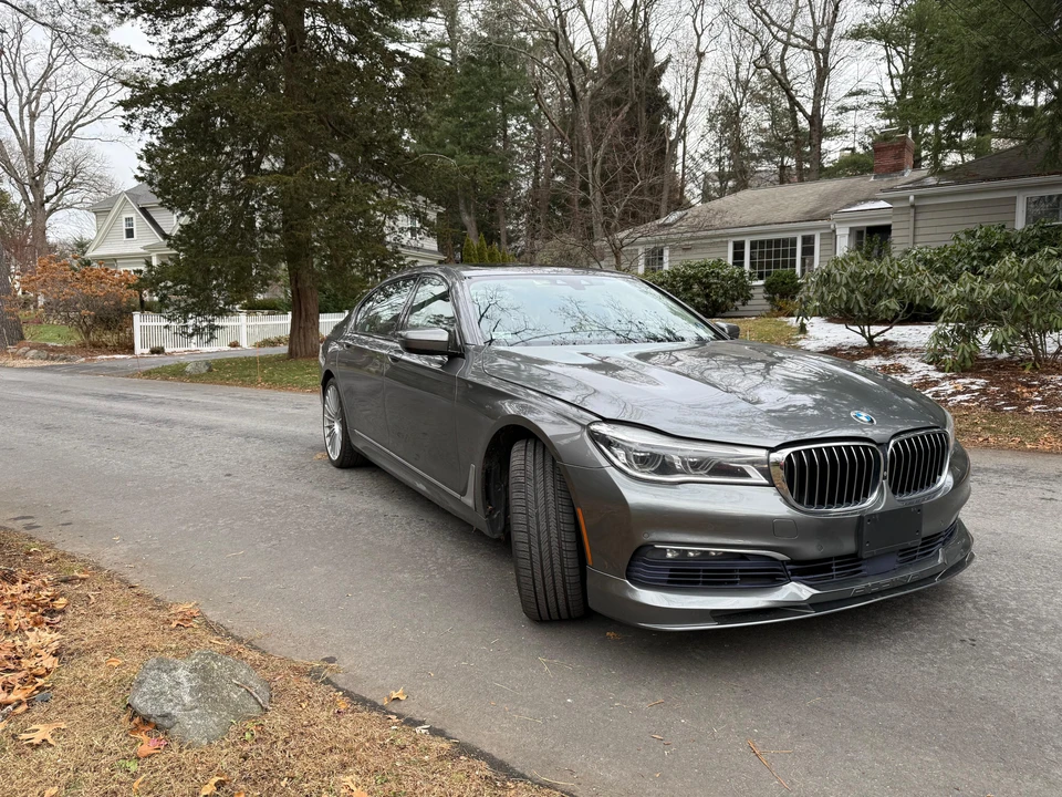 2017 BMW Alpina B7 - Image 13 of 31