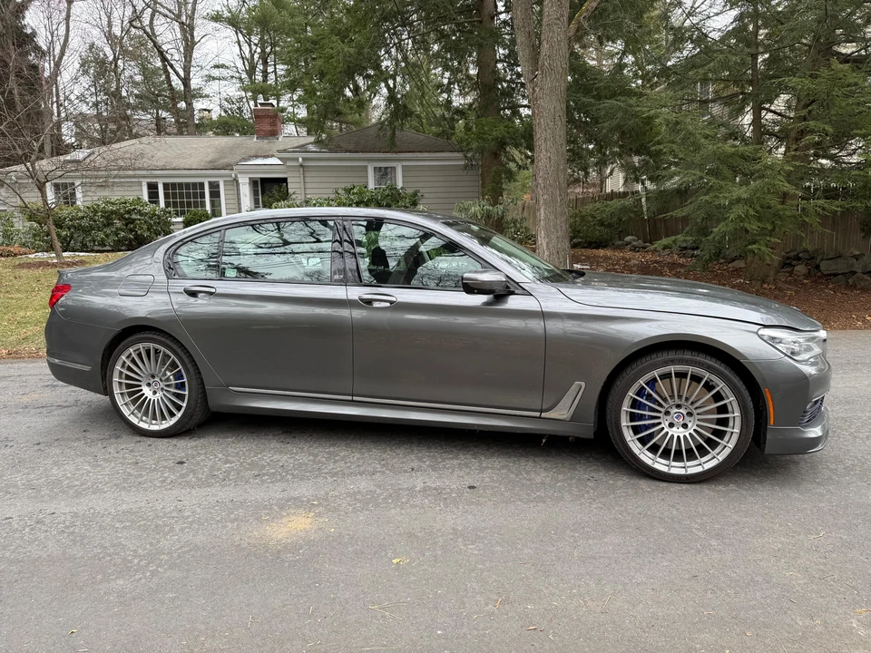 2017 BMW Alpina B7 - Image 11 of 31
