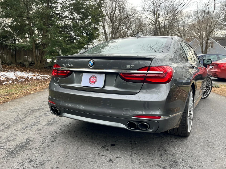 2017 BMW Alpina B7 - Image 9 of 31