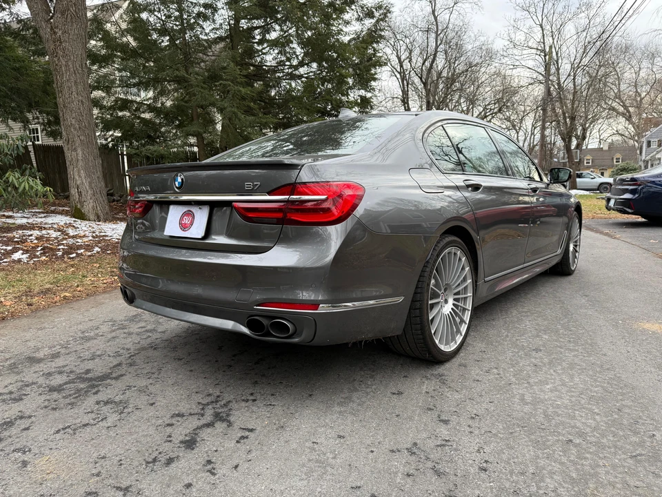 2017 BMW Alpina B7 - Image 10 of 31