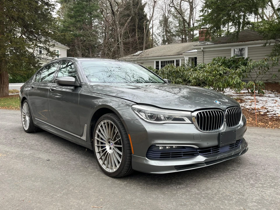 2017 BMW Alpina B7 - Image 12 of 31