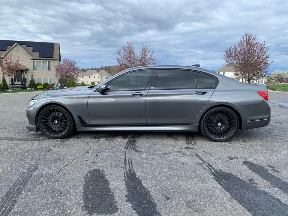 2017 BMW Alpina B7 - Image 9 of 31