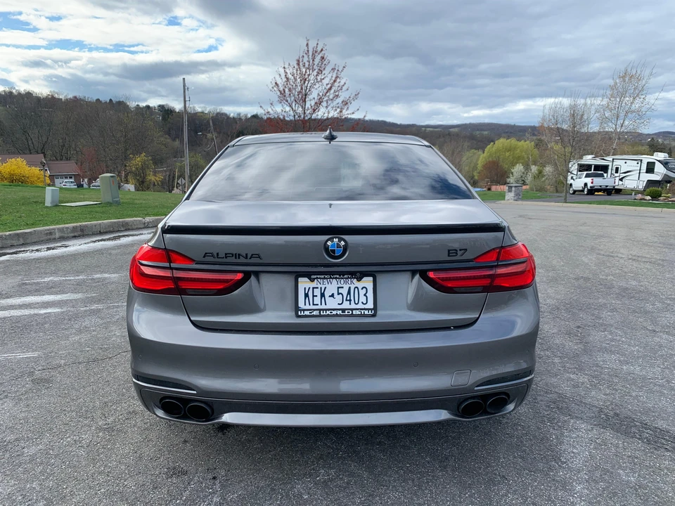 2017 BMW Alpina B7 - Image 13 of 31