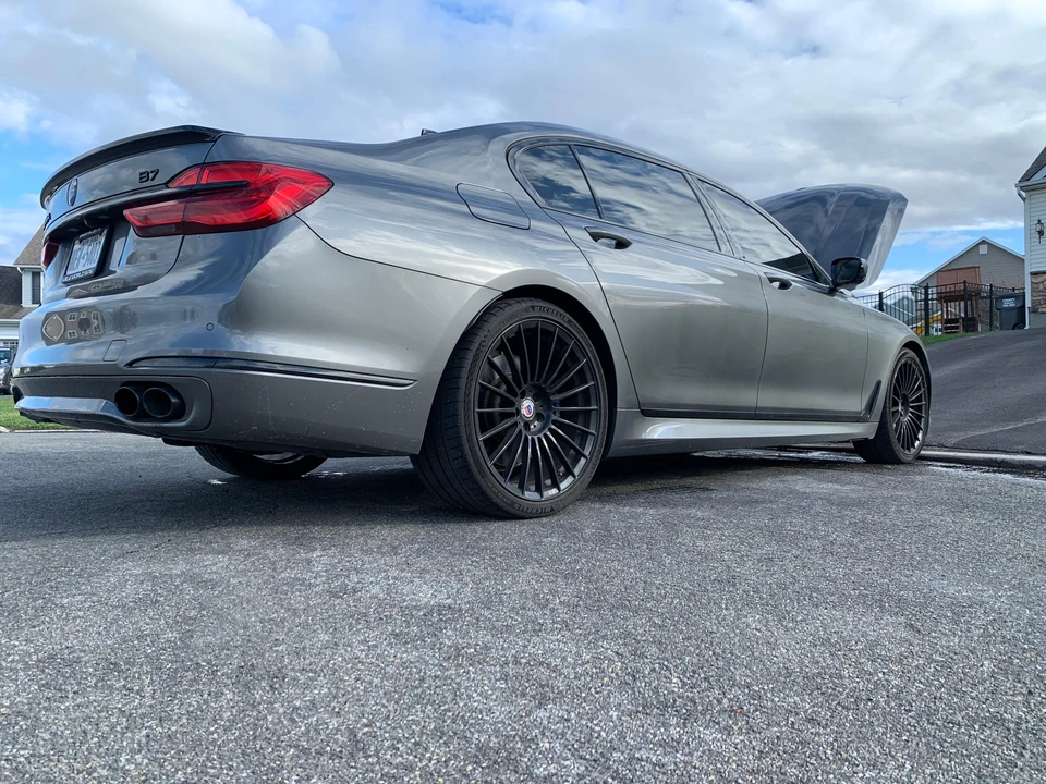 2017 BMW Alpina B7 - Image 17 of 31
