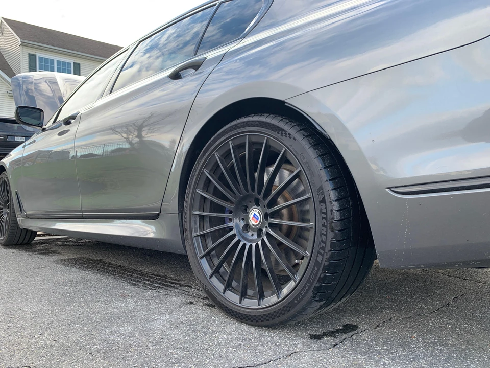 2017 BMW Alpina B7 - Image 28 of 31