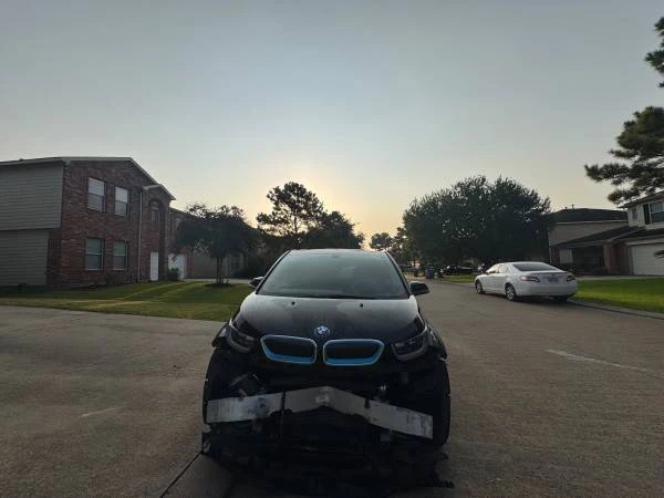 2017 BMW i3 - Image 11 of 15