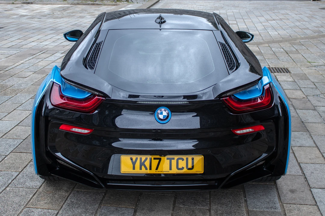 2017 BMW i8 - Image 11 of 31