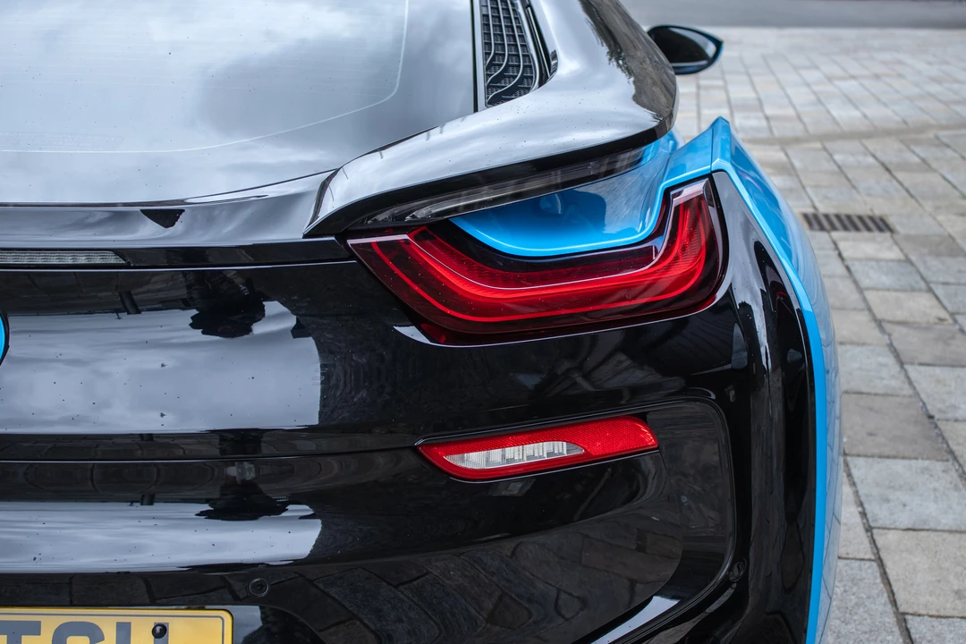 2017 BMW i8 - Image 23 of 31
