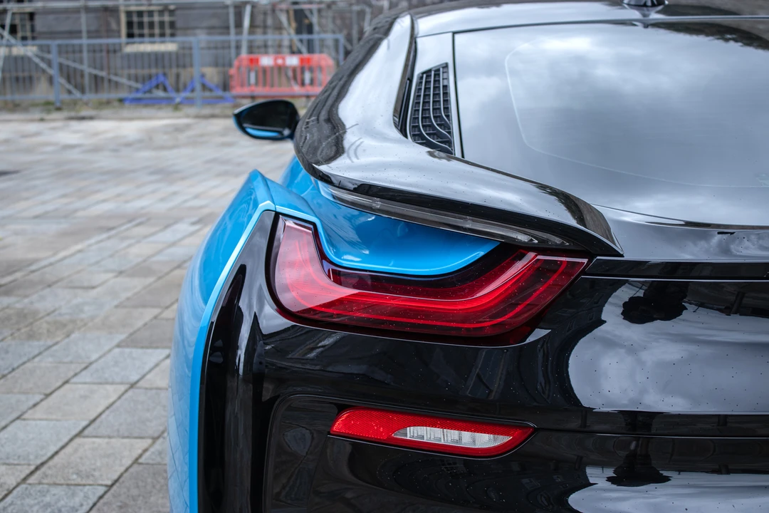 2017 BMW i8 - Image 25 of 31